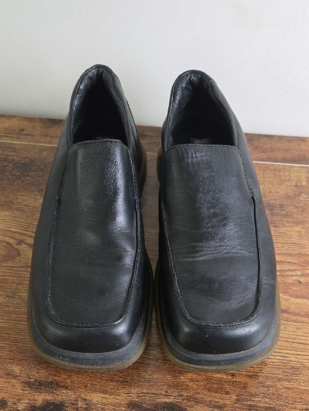 Skeckers Y2K Black Leather Slip-On Men’s Loafers Sz 8.5 Dark Academia Euro Boho